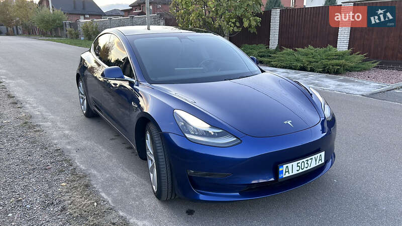 Седан Tesla Model 3 2019 в Києві