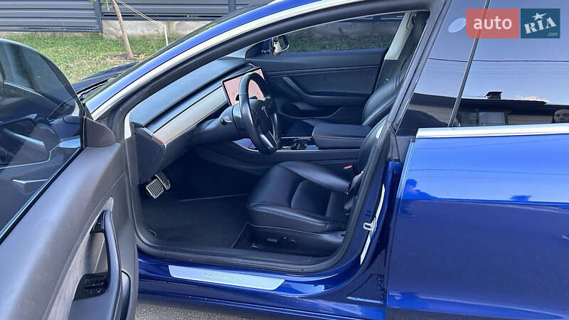 Седан Tesla Model 3 2019 в Києві