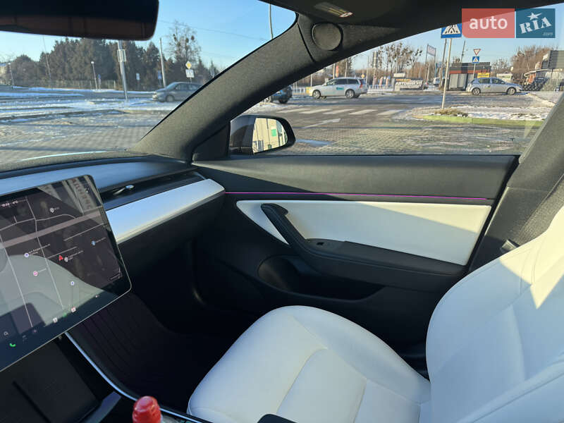 Седан Tesla Model 3 2019 в Львові фото 11 Седан Tesla Model 3 2019 в Львові