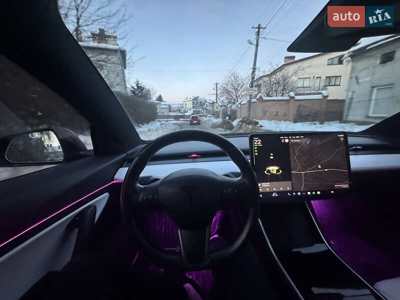 Седан Tesla Model 3 2019 в Львові фото 29 Седан Tesla Model 3 2019 в Львові