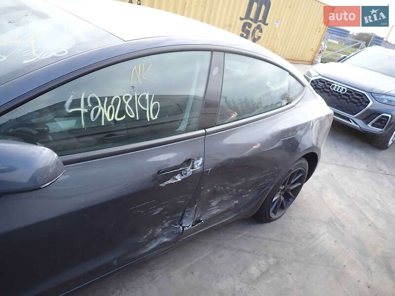 Седан Tesla Model 3 2023 в Львове фото 41 Седан Tesla Model 3 2023 в Львове