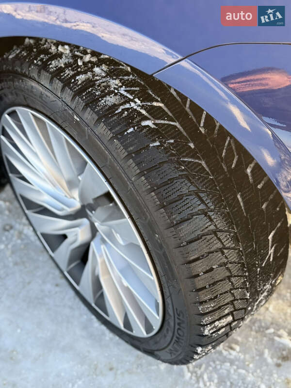 Седан Tesla Model 3 2025 в Хусті