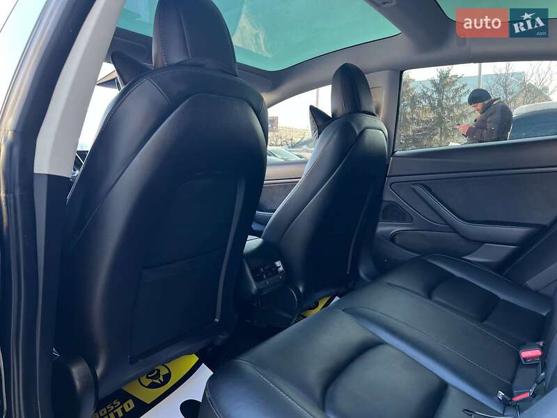 Седан Tesla Model 3 2019 в Ивано-Франковске