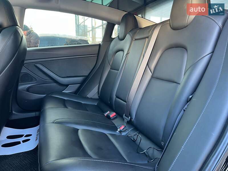Седан Tesla Model 3 2019 в Ивано-Франковске