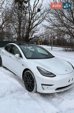Седан Tesla Model 3 2019 в Киеве