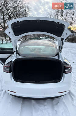 Седан Tesla Model 3 2019 в Киеве