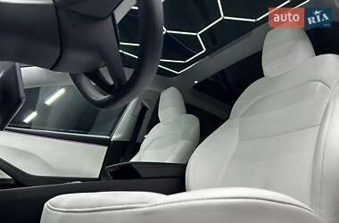 Седан Tesla Model 3 2024 в Черновцах