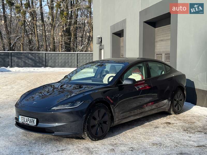 Седан Tesla Model 3 2024 в Киеве