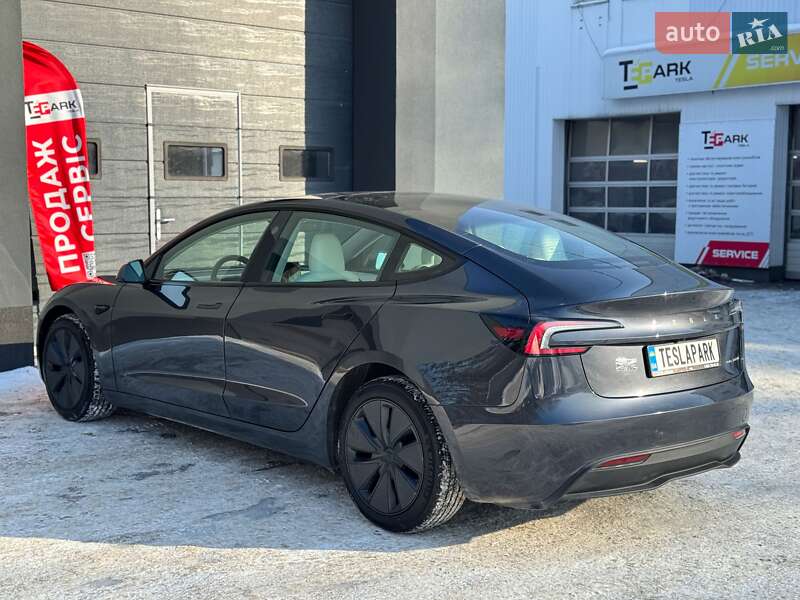 Седан Tesla Model 3 2024 в Киеве