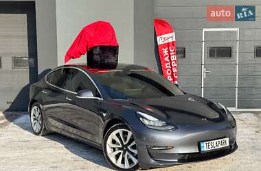 Седан Tesla Model 3 2019 в Киеве