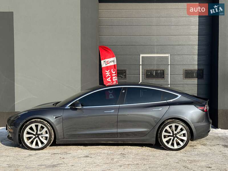 Седан Tesla Model 3 2019 в Києві