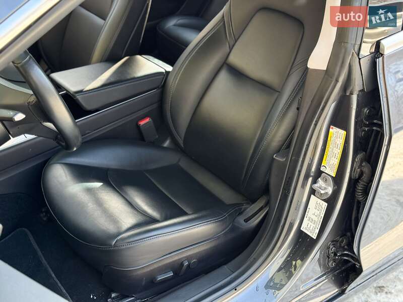 Седан Tesla Model 3 2019 в Києві