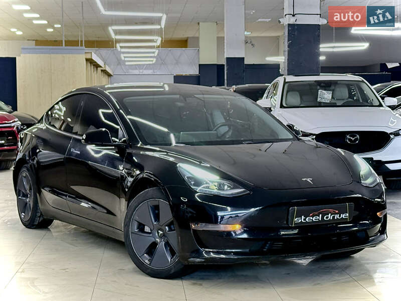 Седан Tesla Model 3 2021 в Николаеве