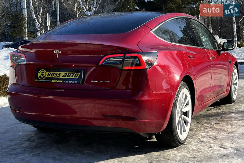 Седан Tesla Model 3 2023 в Львове