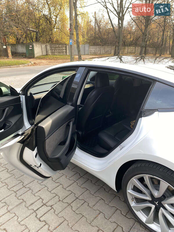 Седан Tesla Model 3 2020 в Львове фото 8 Седан Tesla Model 3 2020 в Львове