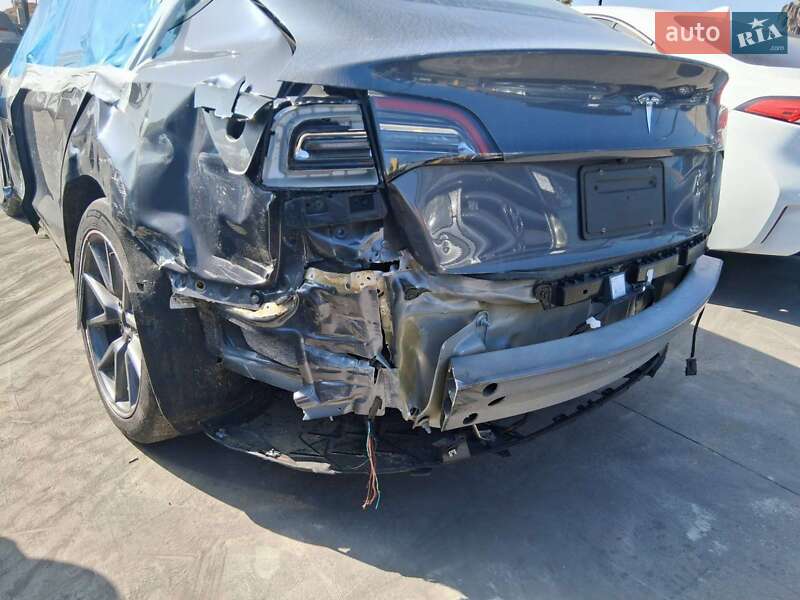 Седан Tesla Model 3 2023 в Белой Церкви