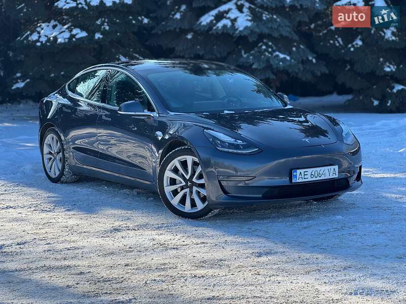 Седан Tesla Model 3 2019 в Дніпрі