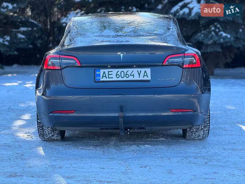 Седан Tesla Model 3 2019 в Дніпрі