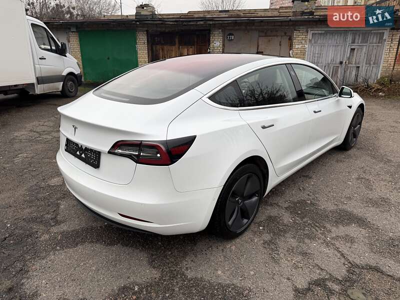 Седан Tesla Model 3 2018 в Киеве