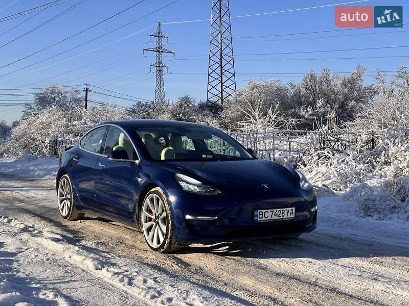 Седан Tesla Model 3 2018 в Киеве фото 12 Седан Tesla Model 3 2018 в Киеве