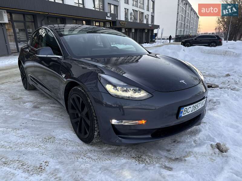 Tesla Model 3 2019