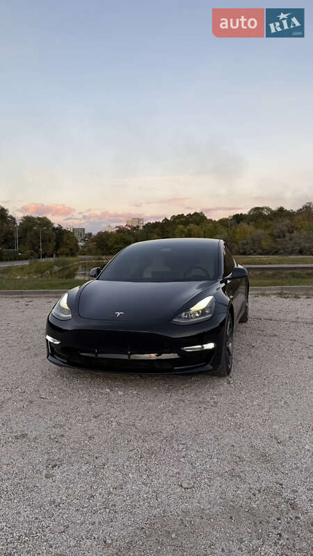 Седан Tesla Model 3 2021 в Дніпрі