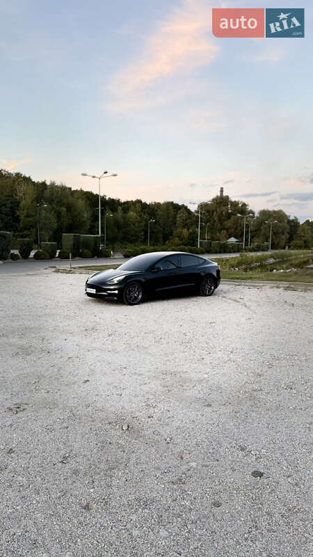 Седан Tesla Model 3 2021 в Дніпрі