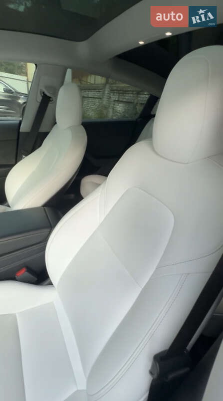 Седан Tesla Model 3 2021 в Дніпрі