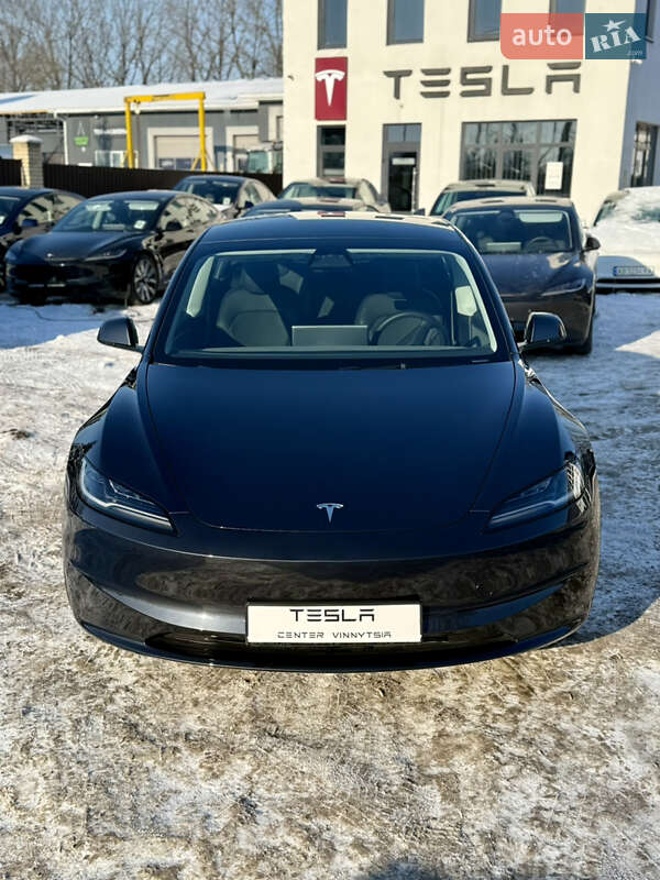 Седан Tesla Model 3 2024 в Вінниці