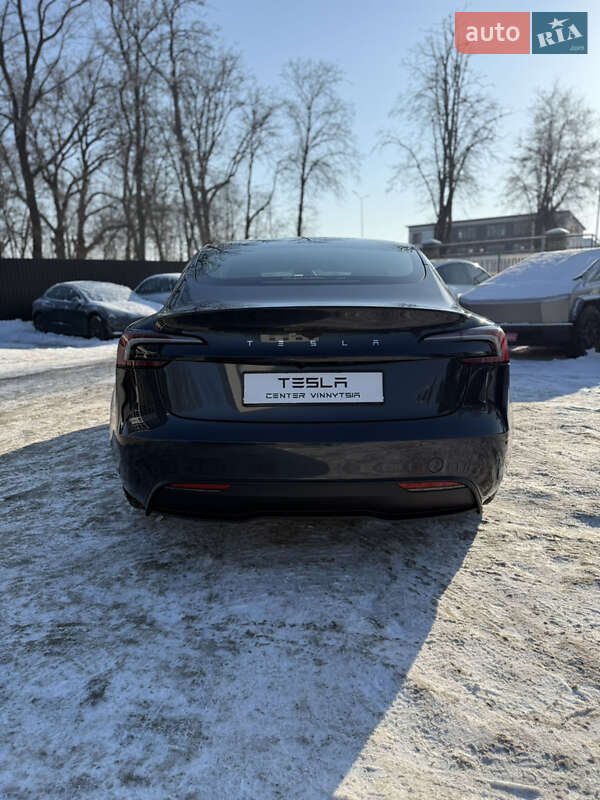 Седан Tesla Model 3 2024 в Вінниці