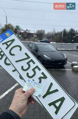 Седан Tesla Model 3 2022 в Луцьку