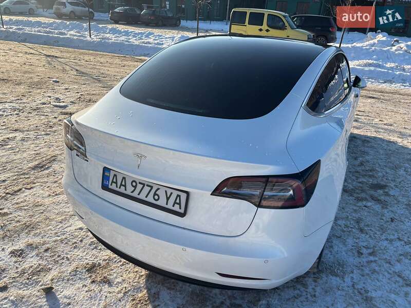 Седан Tesla Model 3 2019 в Ирпене