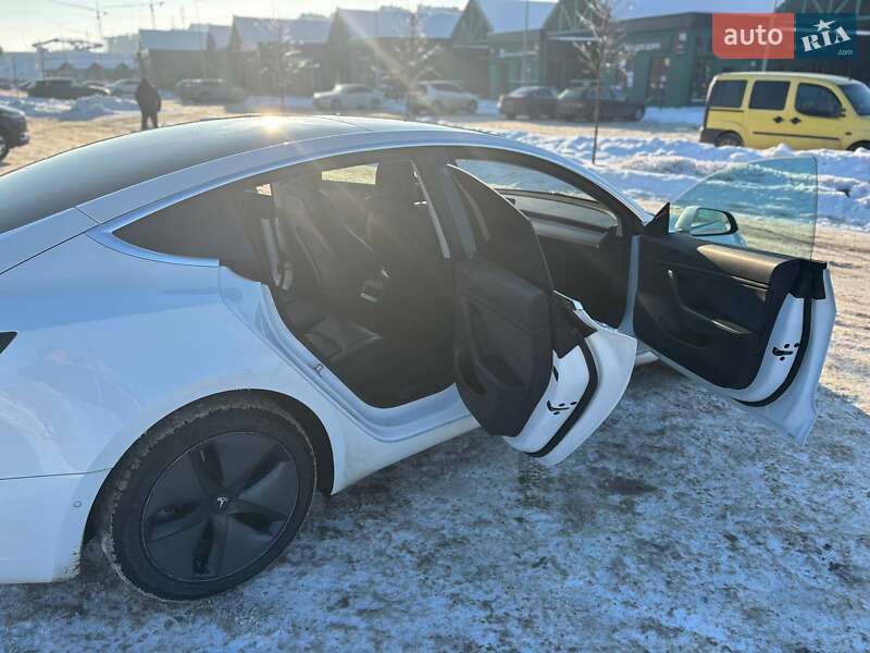 Седан Tesla Model 3 2019 в Ирпене