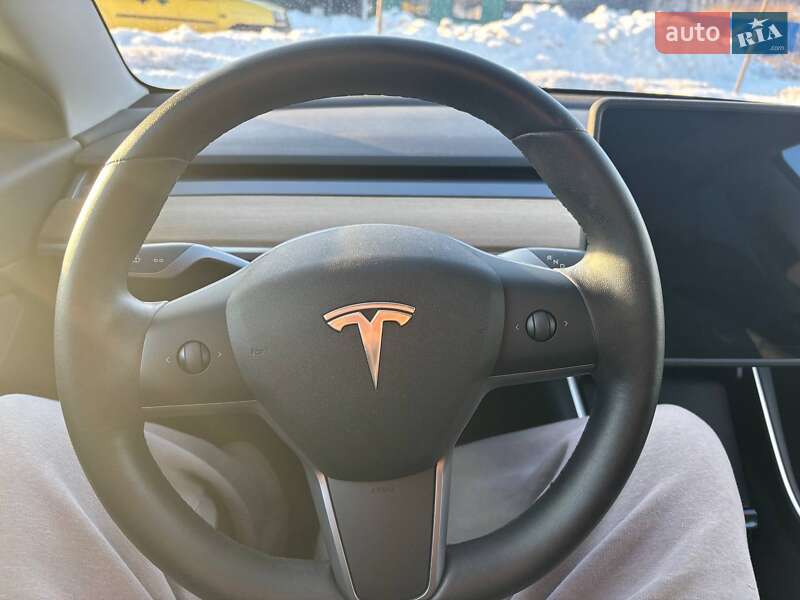Седан Tesla Model 3 2019 в Ирпене