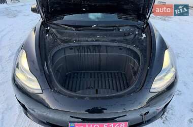 Седан Tesla Model 3 2022 в Луцке