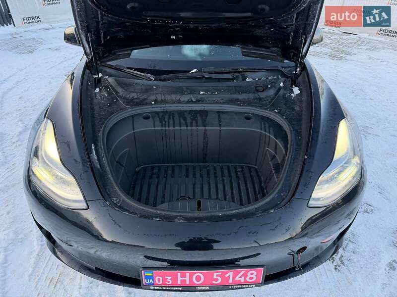 Седан Tesla Model 3 2022 в Луцьку