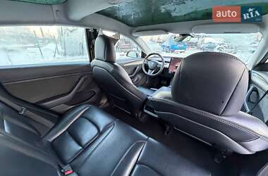 Седан Tesla Model 3 2022 в Луцке