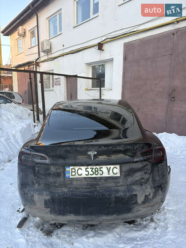 Седан Tesla Model 3 2018 в Львові