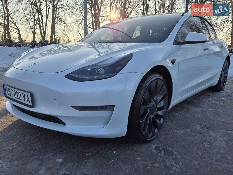 Седан Tesla Model 3 2022 в Вінниці