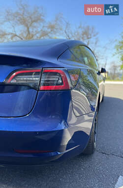 Седан Tesla Model 3 2023 в Одессе