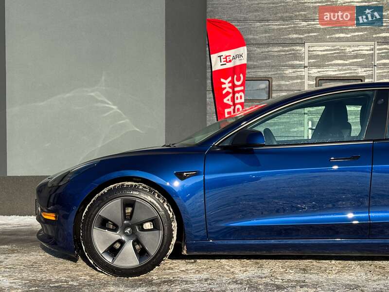 Седан Tesla Model 3 2022 в Киеве