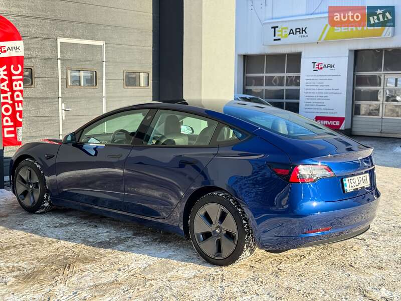 Седан Tesla Model 3 2022 в Киеве