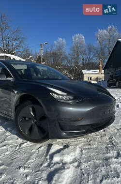 Седан Tesla Model 3 2020 в Тернополе