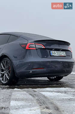 Седан Tesla Model 3 2022 в Киеве