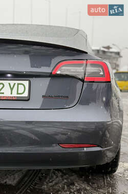 Седан Tesla Model 3 2022 в Киеве