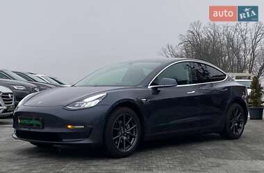 Седан Tesla Model 3 2019 в Киеве
