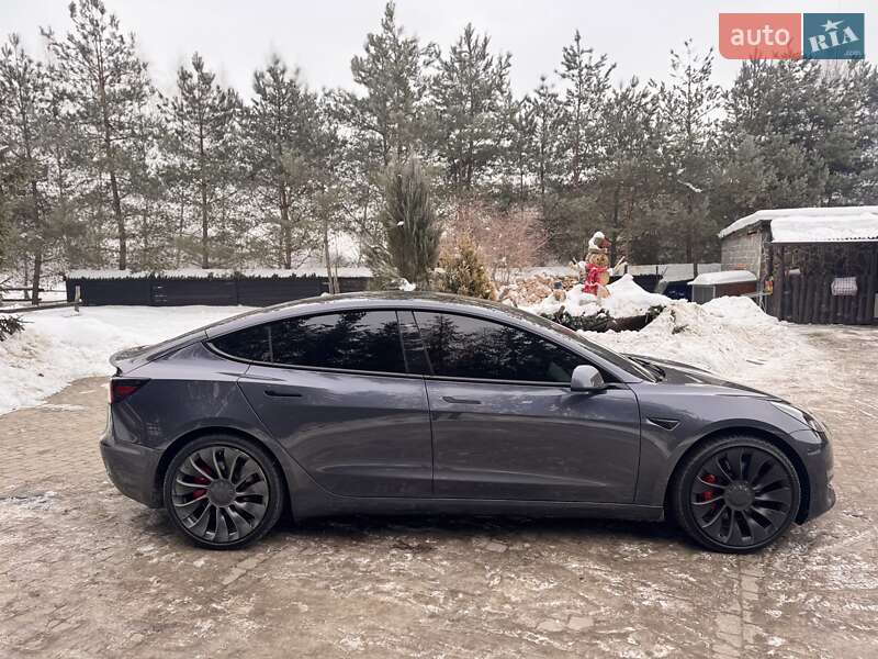 Седан Tesla Model 3 2022 в Львове