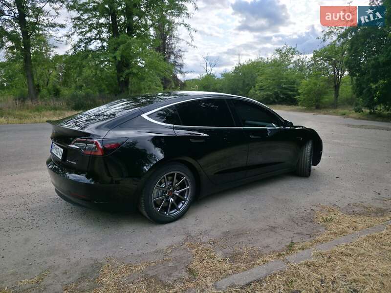 Седан Tesla Model 3 2019 в Запорожье