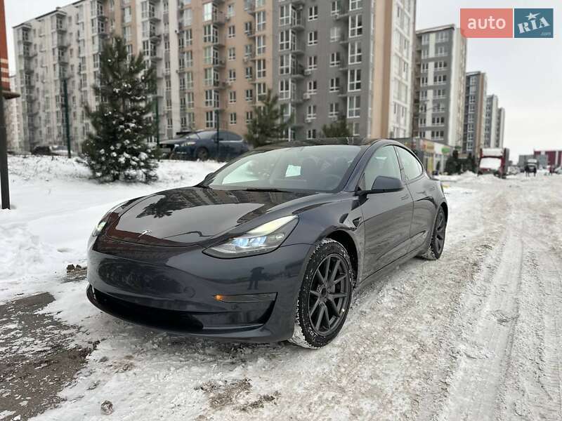 Седан Tesla Model 3 2021 в Днепре