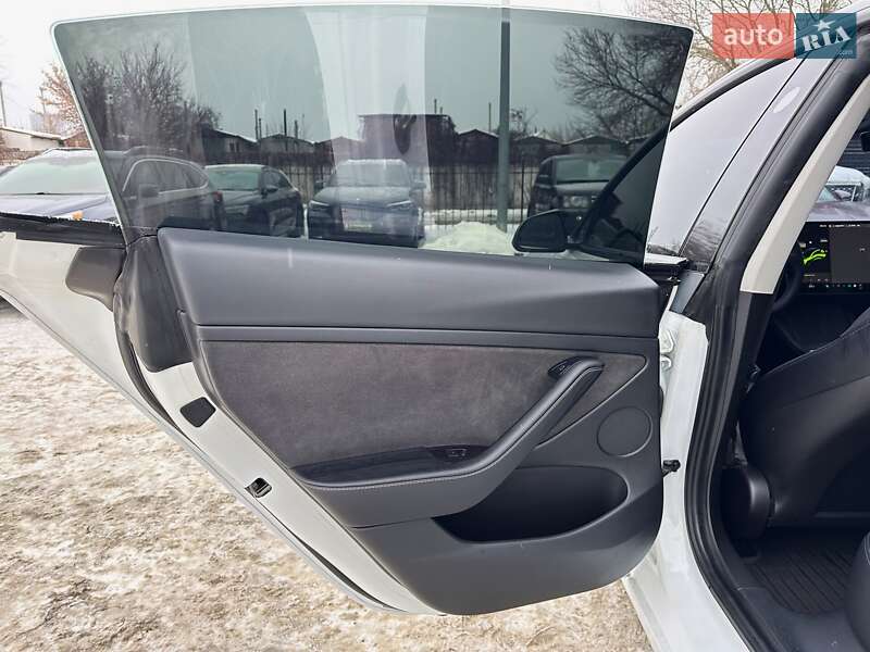 Седан Tesla Model 3 2021 в Киеве фото 39 Седан Tesla Model 3 2021 в Киеве